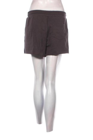 Дамски къс панталон Fb Sister, Размер S, Цвят Сив, Цена 10,00 €