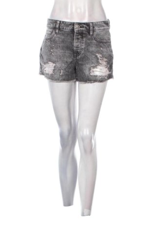 Дамски къс панталон Guess, Размер M, Цвят Сив, Цена 23,51 €