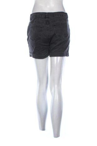 Dámske kraťasy  LC Waikiki, Veľkosť M, Farba Čierna, Cena  9,00 €