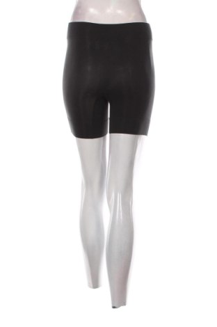 Pantaloni scurți de femei Marks & Spencer, Mărime S, Culoare Gri, Preț 177,99 Lei