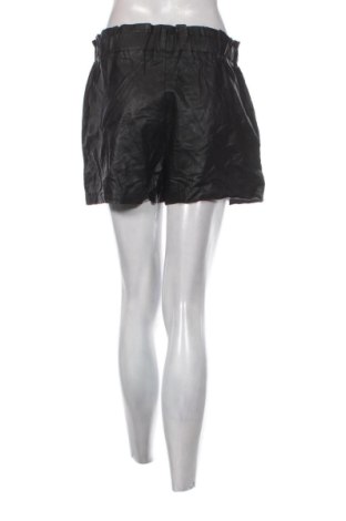 Pantaloni scurți de femei NEW COLLECTION, Mărime M, Culoare Negru, Preț 107,99 Lei