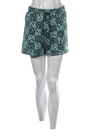 Дамски къс панталон PUMA, Размер XL, Цвят Многоцветен, Цена 24,44 €