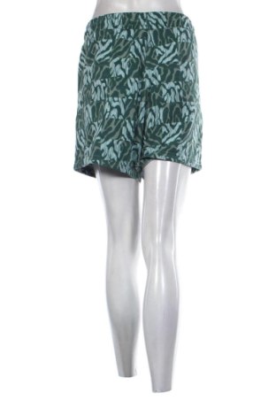 Дамски къс панталон PUMA, Размер XL, Цвят Многоцветен, Цена 24,44 €