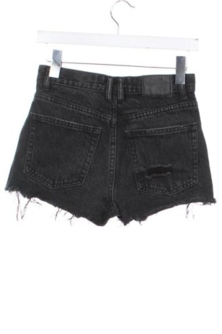 Дамски къс панталон Pull&Bear, Размер XS, Цвят Сив, Цена 9,78 €
