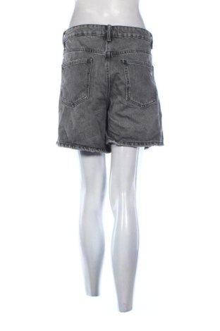 Pantaloni scurți de femei Reserved, Mărime L, Culoare Gri, Preț 43,41 Lei