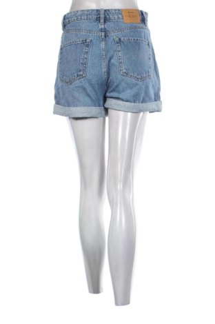 Дамски къс панталон Stradivarius, Размер S, Цвят Син, Цена 9,70 €