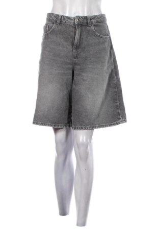 Дамски къс панталон Tally Weijl, Размер M, Цвят Сив, Цена 10,22 €