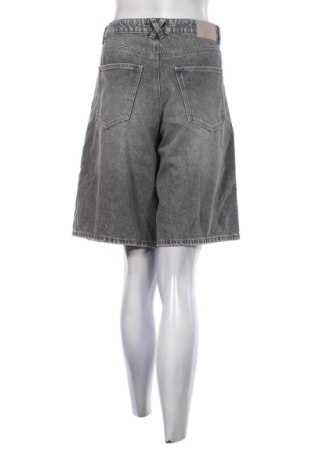 Дамски къс панталон Tally Weijl, Размер M, Цвят Сив, Цена 10,22 €