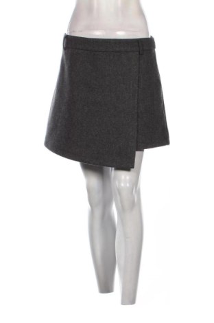 Pantaloni scurți de femei Unbranded, Mărime M, Culoare Gri, Preț 39,00 Lei