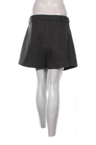 Pantaloni scurți de femei Unbranded, Mărime M, Culoare Gri, Preț 39,00 Lei