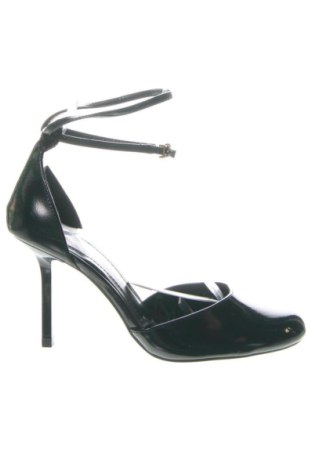 Obuwie damskie Zara, Rozmiar 38, Kolor Czarny, Cena 176,83 zł