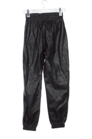 Дамски панталон Bershka, Размер XS, Цвят Черен, Цена 15,33 €