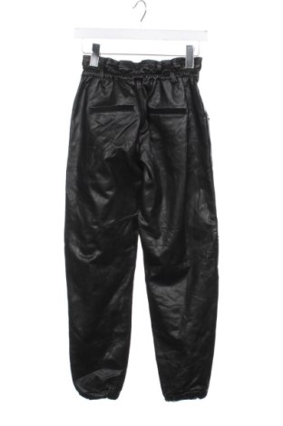 Damskie spodnie Bershka, Rozmiar M, Kolor Czarny, Cena 78,99 zł
