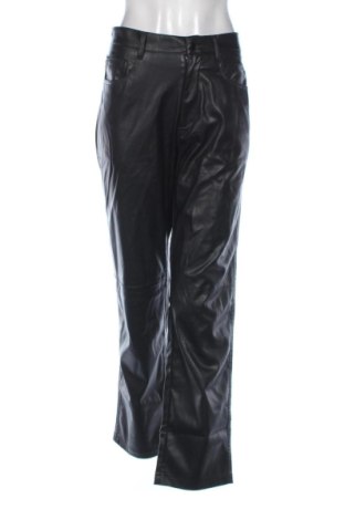 Damskie spodnie Bershka, Rozmiar L, Kolor Czarny, Cena 148,32 zł