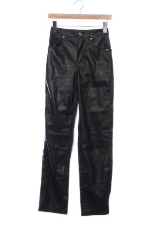 Γυναικείο παντελόνι Bershka, Μέγεθος XS, Χρώμα Μαύρο, Τιμή 17,99 €