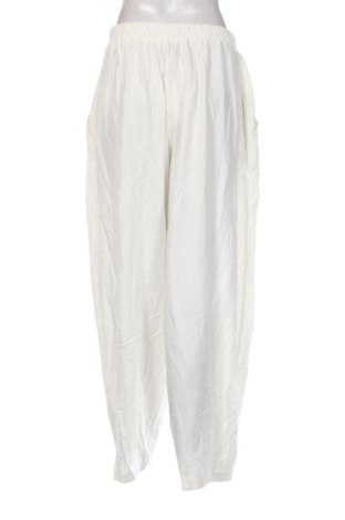 Pantaloni de femei Bershka, Mărime L, Culoare Ecru, Preț 145,99 Lei