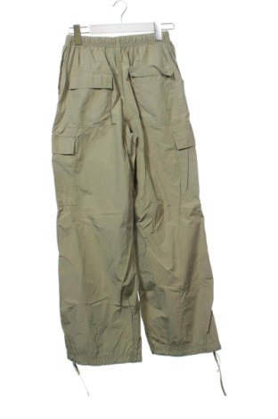 Damskie spodnie Bershka, Rozmiar XXS, Kolor Zielony, Cena 80,38 zł