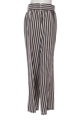 Damskie spodnie Boohoo, Rozmiar M, Kolor Kolorowy, Cena 79,15 zł