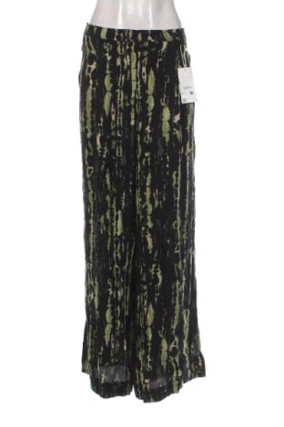 Pantaloni de femei C&A, Mărime XL, Culoare Multicolor, Preț 145,99 Lei