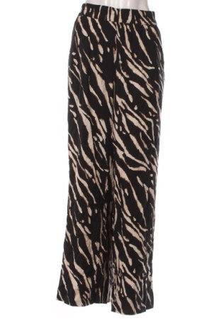 Дамски панталон C&A, Размер 3XL, Цвят Многоцветен, Цена 15,33 €