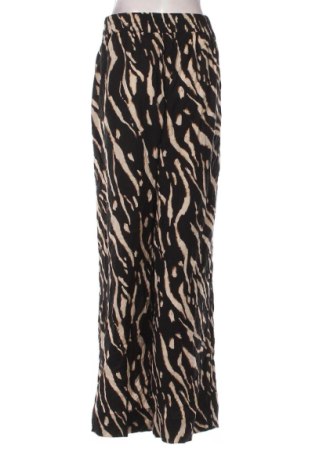 Дамски панталон C&A, Размер 3XL, Цвят Многоцветен, Цена 15,33 €