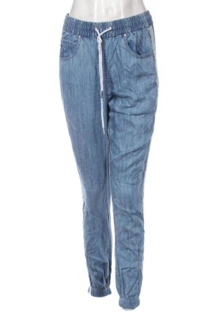 Дамски панталон Guess, Размер M, Цвят Многоцветен, Цена 38,85 €