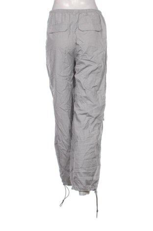 Pantaloni de femei H&M Divided, Mărime S, Culoare Gri, Preț 123,99 Lei