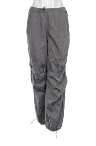Damenhose H&M Divided, Größe S, Farbe Grau, Preis 19,99 €