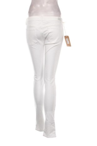 Damenhose Le Temps Des Cerises, Größe M, Farbe Weiß, Preis € 23,99