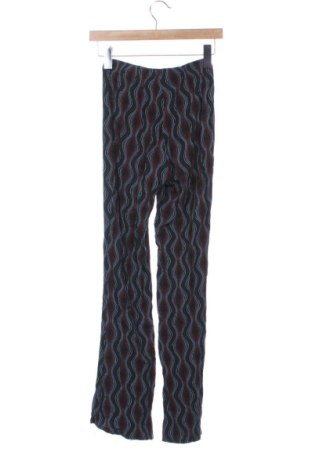 Dámské kalhoty  Pull&Bear, Velikost XXS, Barva Vícebarevné, Cena  439,00 Kč