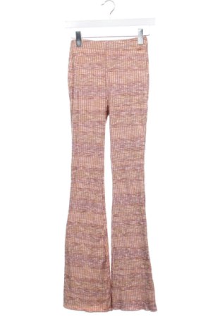 Дамски панталон Pull&Bear, Размер XXS, Цвят Многоцветен, Цена 15,33 €