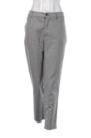 Pantaloni de femei Pull&Bear, Mărime XL, Culoare Multicolor, Preț 91,99 Lei