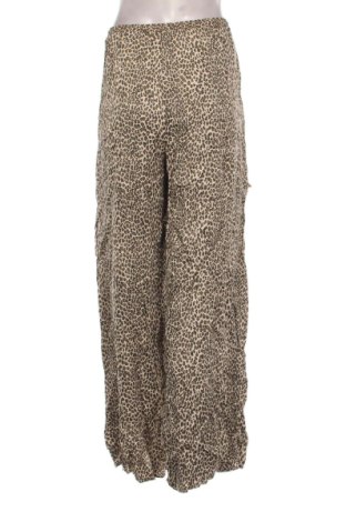 Damskie spodnie Pull&Bear, Rozmiar L, Kolor Kolorowy, Cena 123,99 zł