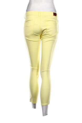 Pantaloni de femei Silvian Heach, Mărime S, Culoare Galben, Preț 196,99 Lei