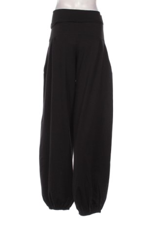 Pantaloni de femei Winshape, Mărime XL, Culoare Negru, Preț 294,99 Lei