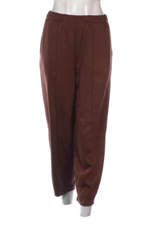 Pantaloni trening de femei LC Waikiki, Mărime L, Culoare Maro, Preț 128,00 Lei