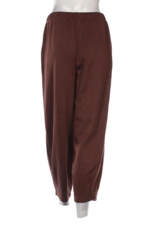 Pantaloni trening de femei LC Waikiki, Mărime L, Culoare Maro, Preț 128,00 Lei