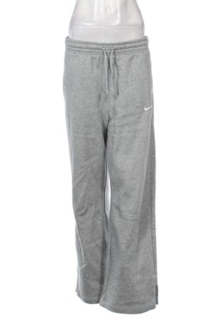 Pantaloni trening de femei Nike, Mărime M, Culoare Gri, Preț 294,99 Lei