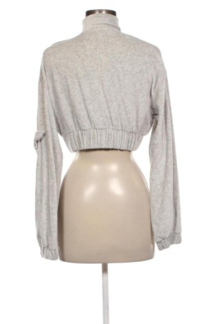 Dámský sportovní vrch  Bershka, Velikost M, Barva Šedá, Cena  907,00 Kč