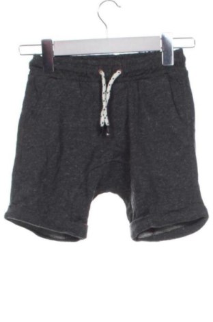 Kinder Shorts Kiabi, Größe 5-6y/ 116-122 cm, Farbe Grau, Preis 15,99 €