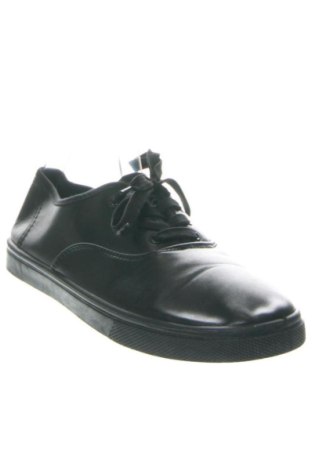 Férfi cipők
 Runners, Méret 44, Szín Fekete, Ár 16 942 Ft