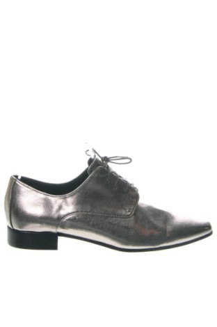 Férfi cipők
 Zara, Méret 39, Szín Ezüstös, Ár 12 129 Ft