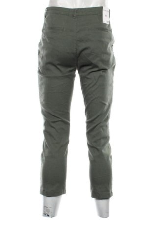 Herrenhose Lager 157, Größe M, Farbe Grün, Preis 23,47 €