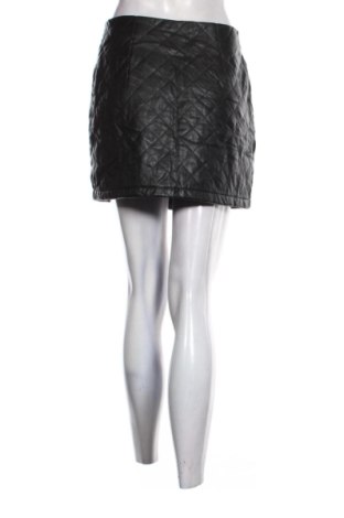 Пола Stradivarius, Размер S, Цвят Черен, Цена 10,22 €