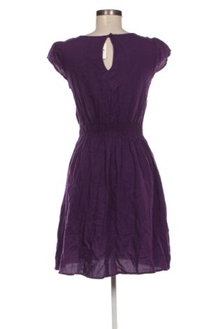 Kleid ASOS, Größe M, Farbe Lila, Preis 24,45 €