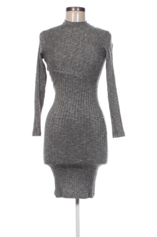 Kleid Bershka, Größe S, Farbe Grau, Preis 19,97 €