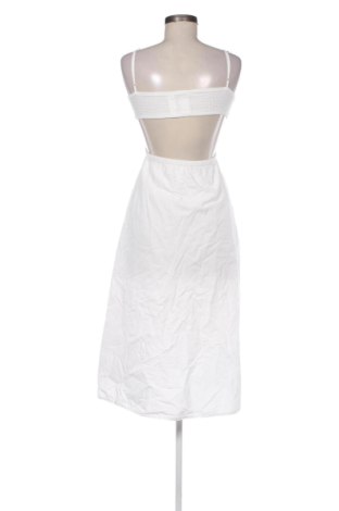 Рокля Bershka, Размер XS, Цвят Бял, Цена 20,00 €
