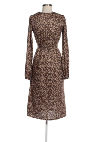 Kleid Boohoo, Größe XS, Farbe Mehrfarbig, Preis 19,95 €