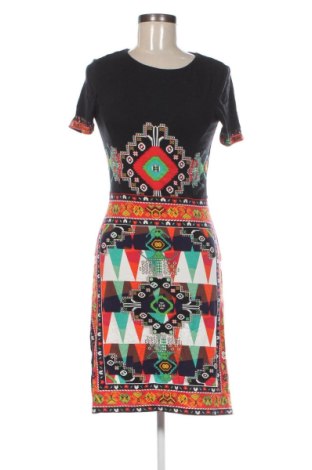 Рокля Desigual, Размер M, Цвят Многоцветен, Цена 42,43 €