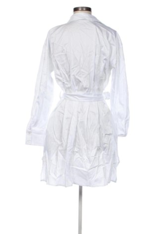 Ruha Guess, Méret M, Szín Fehér, Ár 55 749 Ft